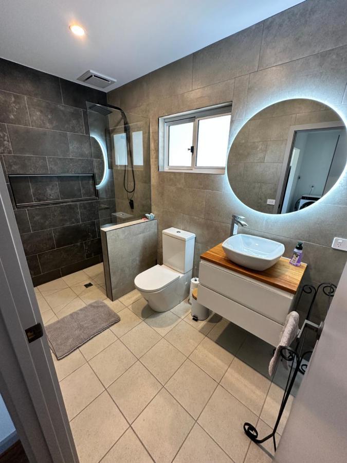 Luxury Holiday Unit 8Min Walk To Town Center With Boat Parking Mallacoota Bagian luar foto
